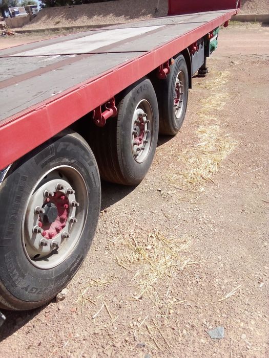 Semi-reboque estrado com 13,60m