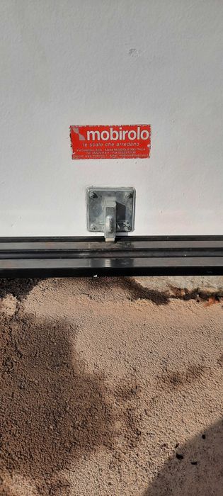 Escada para sótão retrátil manual