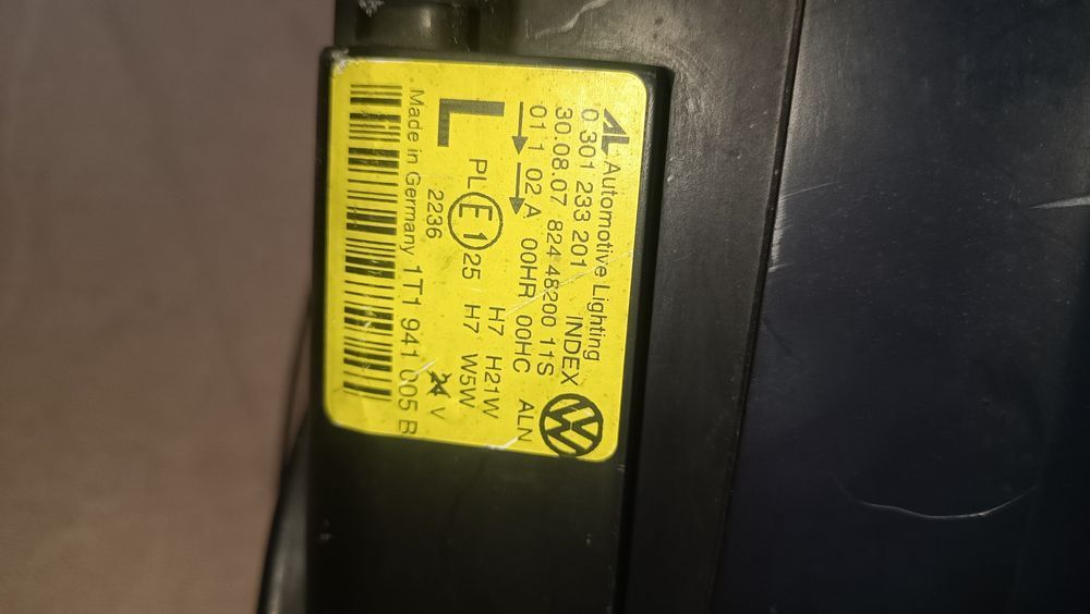 Vendo farol esquerdo de VW touran cross ano 2007/10
