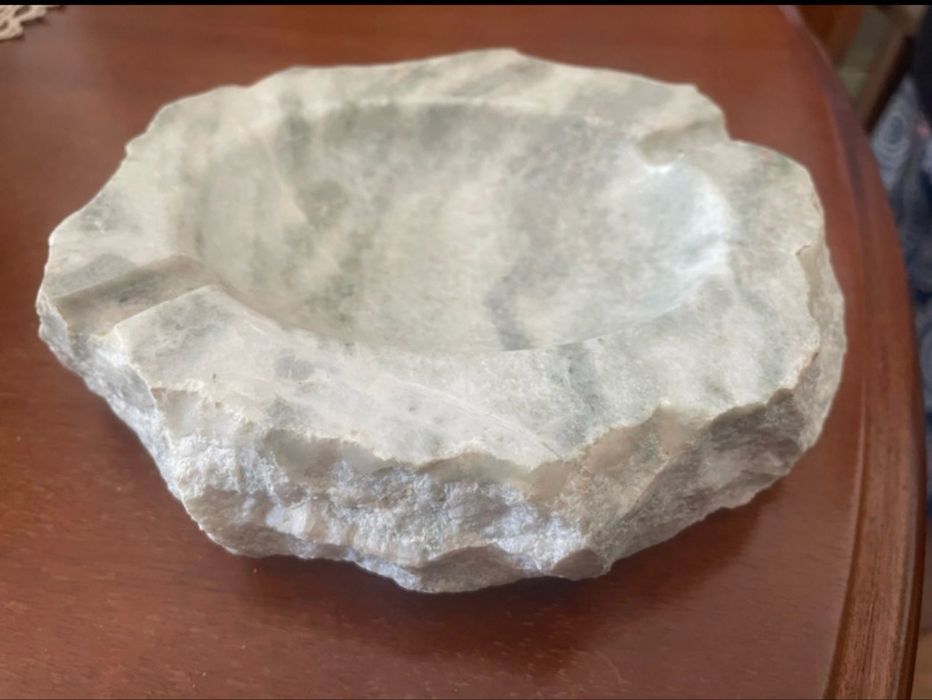 Cinzeiro em marmore novo