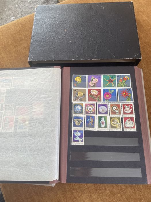 Klaser do kolekcjonowania znaczkow z lat 70-tych