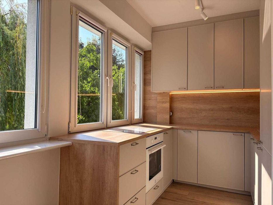2 pokoje | Po generalnym remoncie | 42 m² | 1 piętro | Podmiejska