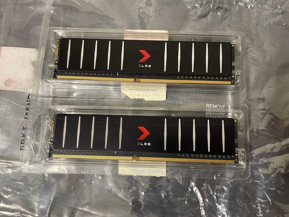 Память DDR4 2х8GB 16GB