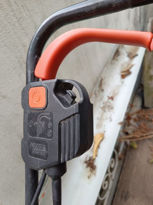 Máquina de cortar relva Black & Decker