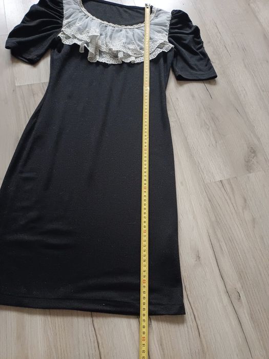 Sukienka z kołnierzem koronkowym rozm. S