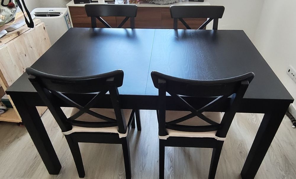 Conjunto mesa e cadeiras de jantar para despachar