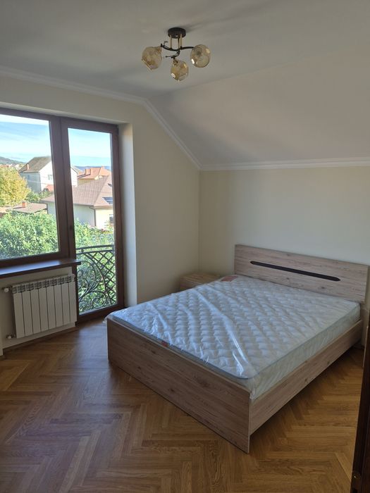 Здається вперше новий будинок на набережній.