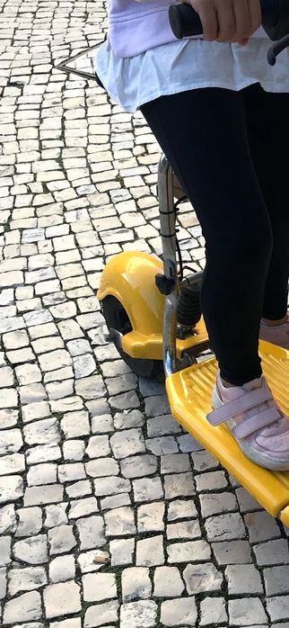 Vendo Trotinete electrica com motor  frente e banco para sentar