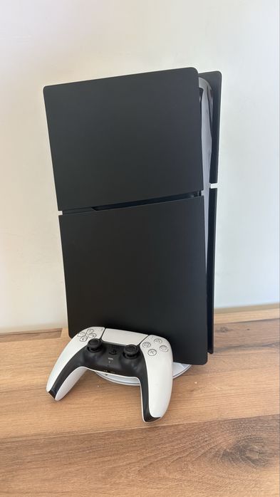 PS5 Digital Slim + Commando