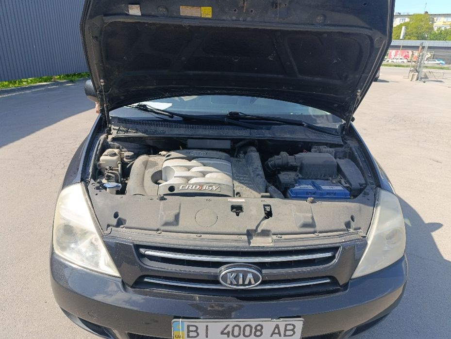 продам Kia Carnival