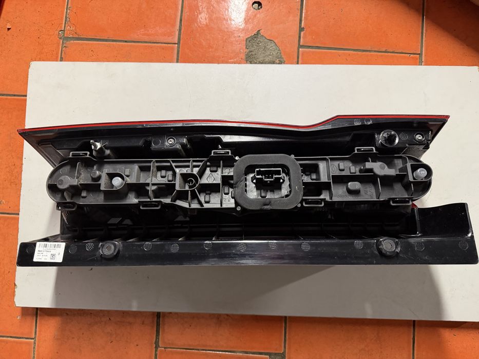 Lampa tylna prawa Renault Master IV 2024-