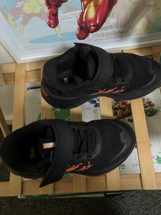 Продам кросівки Adidas Spiderman, розмір 28