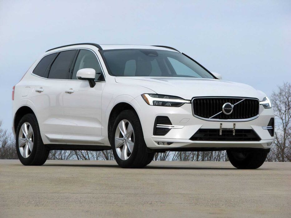 Volvo XC60 B5 Momentum      2022
