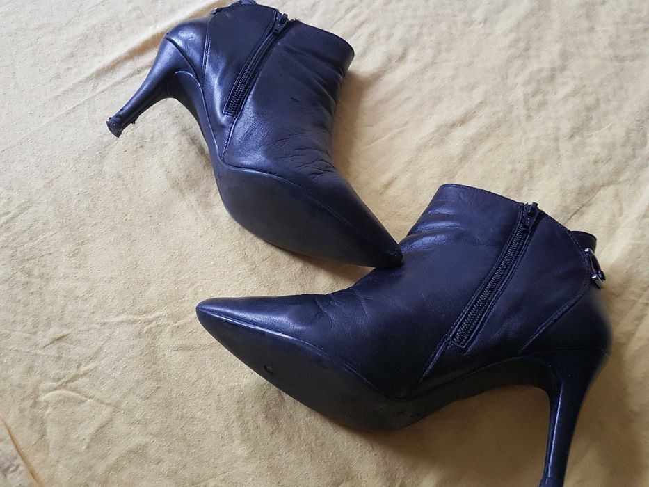 UNISA super buciki skóra markowe 36