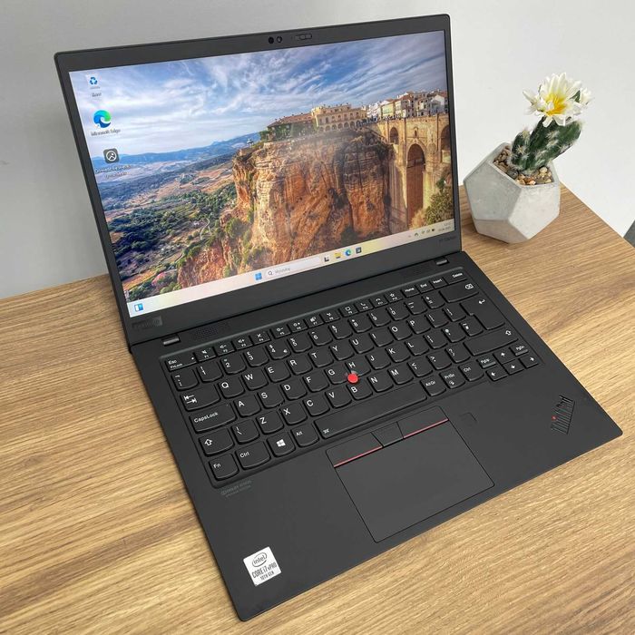 Lenovo ThinkPad X1 Carbon G8 14"FHD i7-10610U 16GB RAM 256GB Klasa A