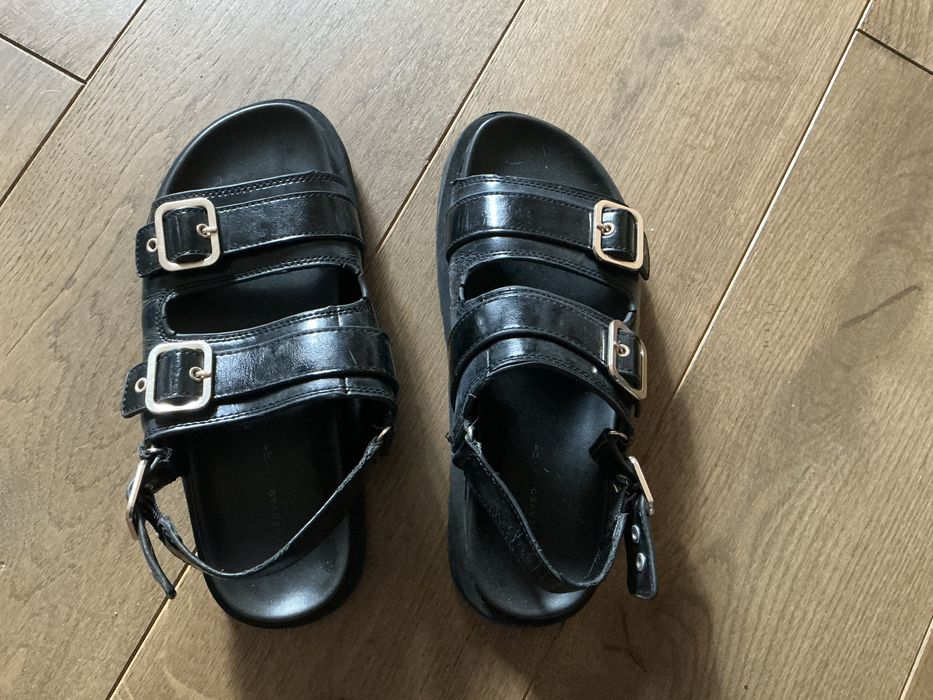 Женская обувь босоножки шлепанцы Reserved