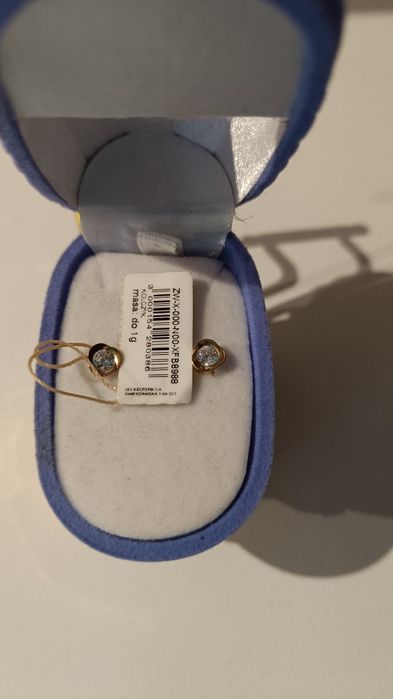 Złote kolczyki dziewczynka