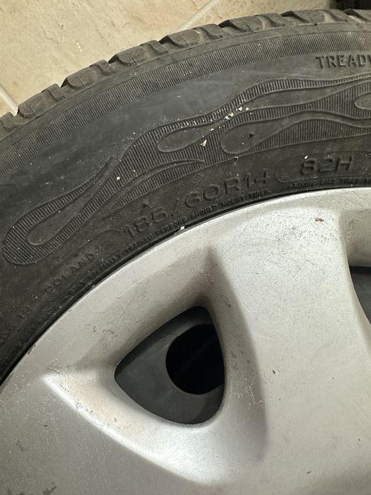 Pneus com jante ferro honda 185/60/14