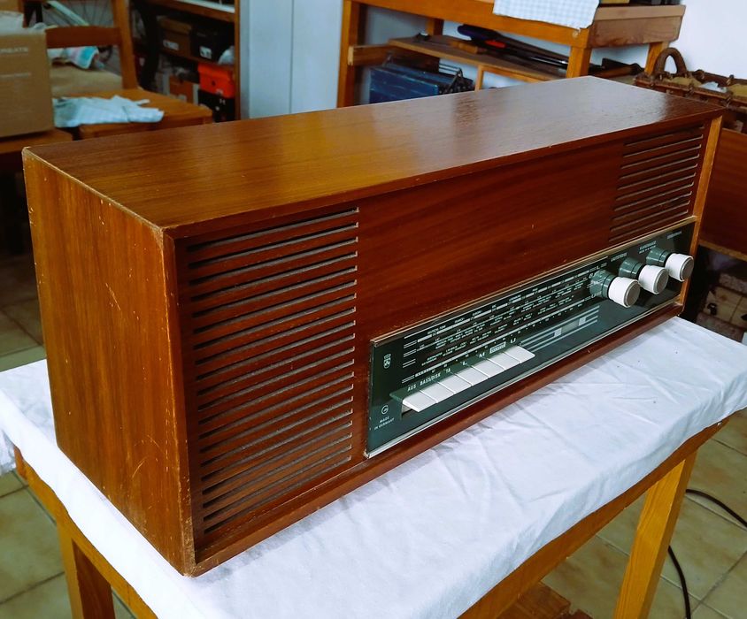 Rádio Grundig RF 135, fabricado na Alemanha