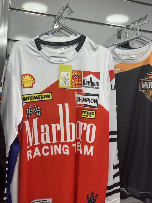 Sweatshirts Americanas , Bud, triumph, marlboro