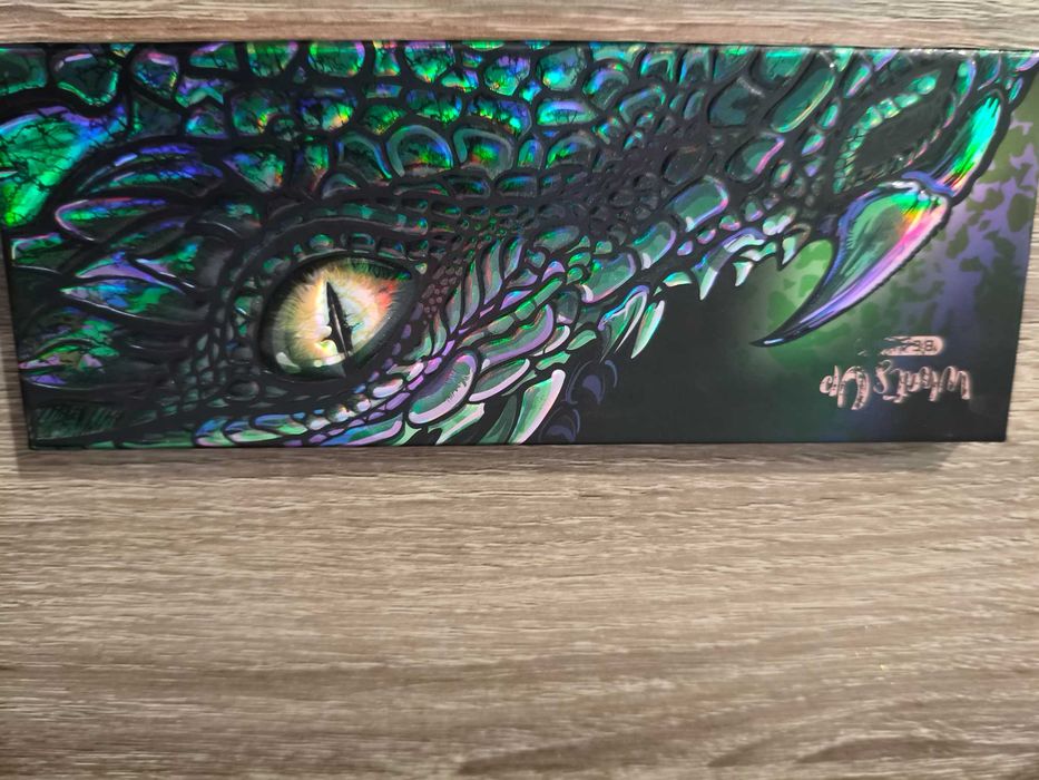 Dragon's eye What's up beauty eyeshadow palette