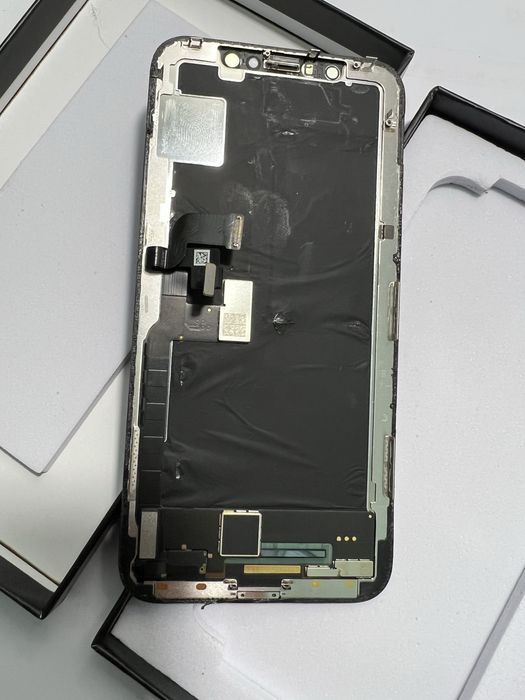 Дисплей  с трещинами Iphohe X оригинальный.