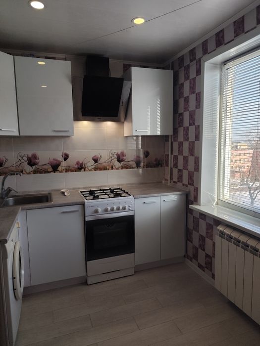 Продам 3-кімнатну квартиру у Шевченківському районі