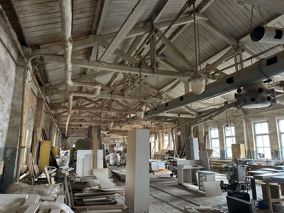 Продається ТЗОВ " Іршавська меблева фабрика"