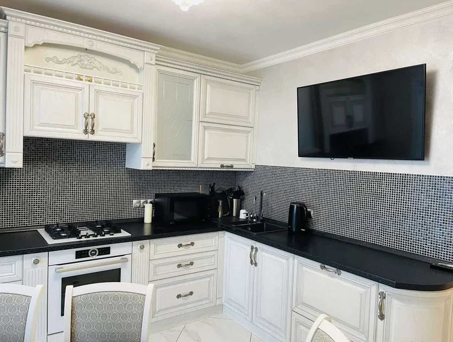 Продам 2-к квартиру (70м2) с ремонтом в ЖК Днепровская Брама