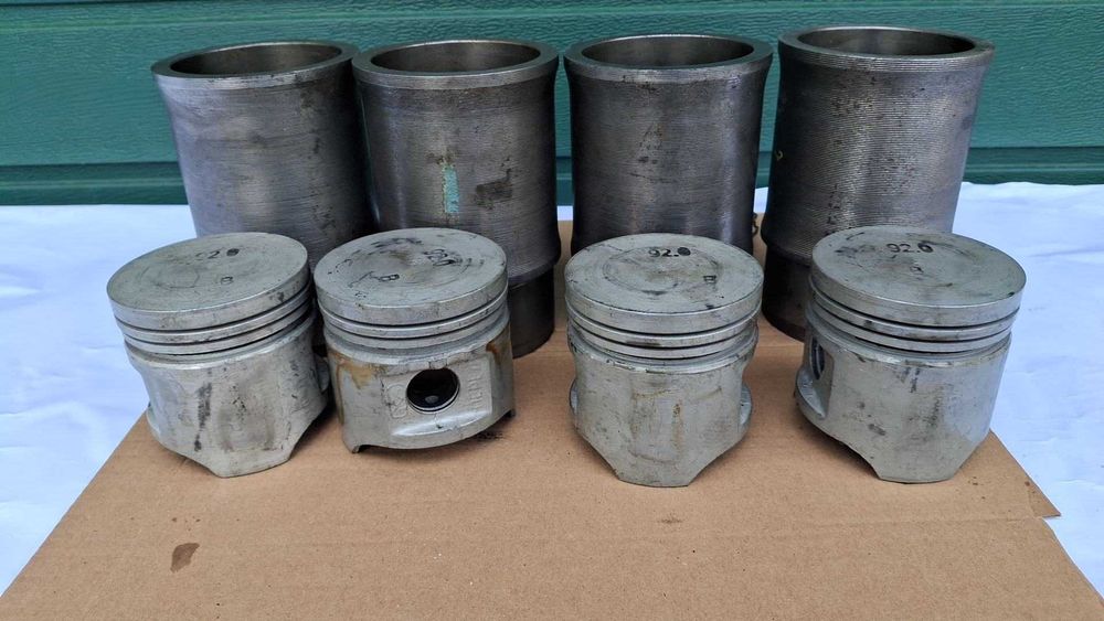 Części Wołga GAZ 21,24, UAZ Zestaw remontowy silnika oryginał CCCP