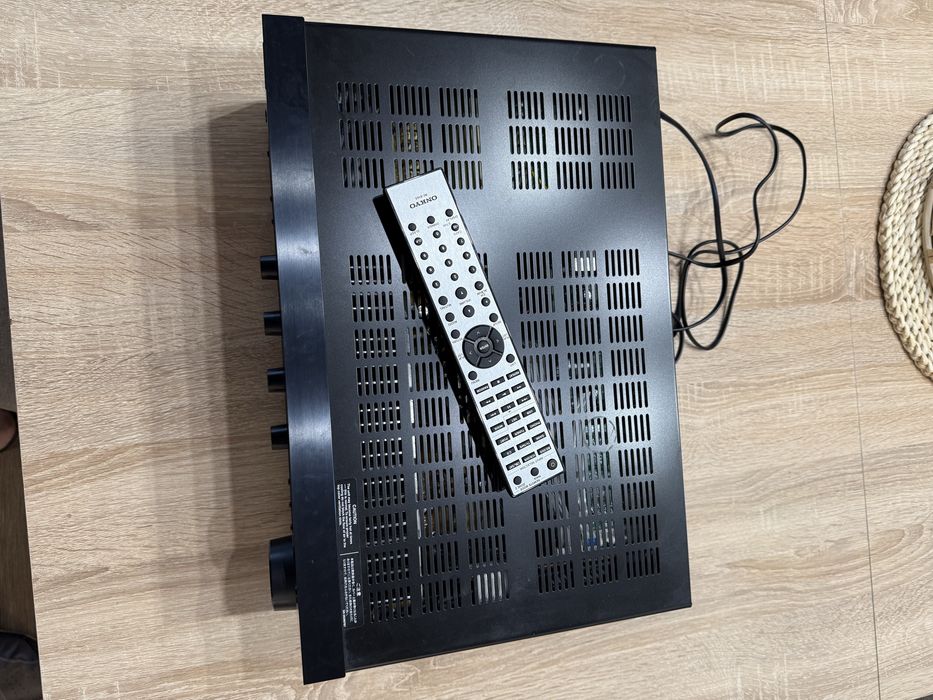 Amplituner Onkyo TX-8050