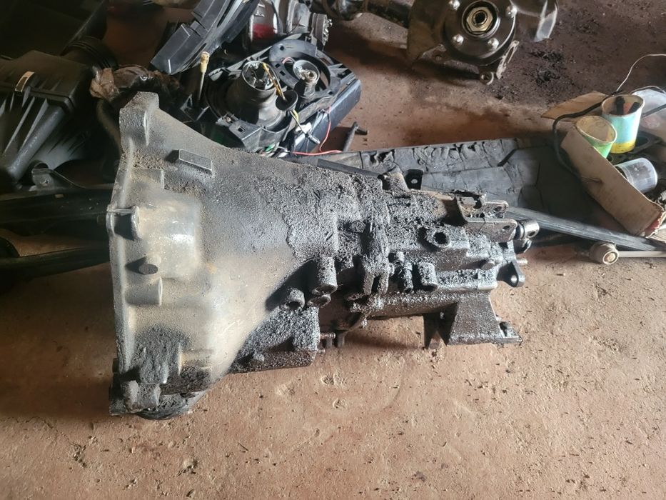 Продам або обміняю мкпп бмв е34