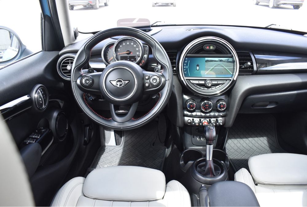 MINI Cooper S F55 2018