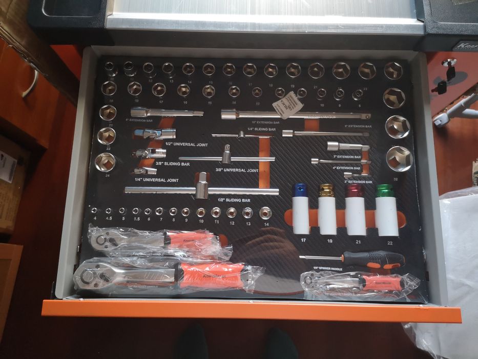 Vendo ou troco Caixa ferramentas