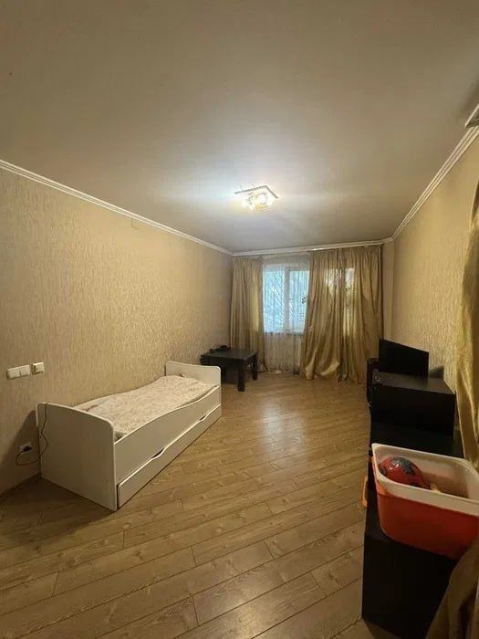 Трехкомнатная квартира  на Небесной сотни