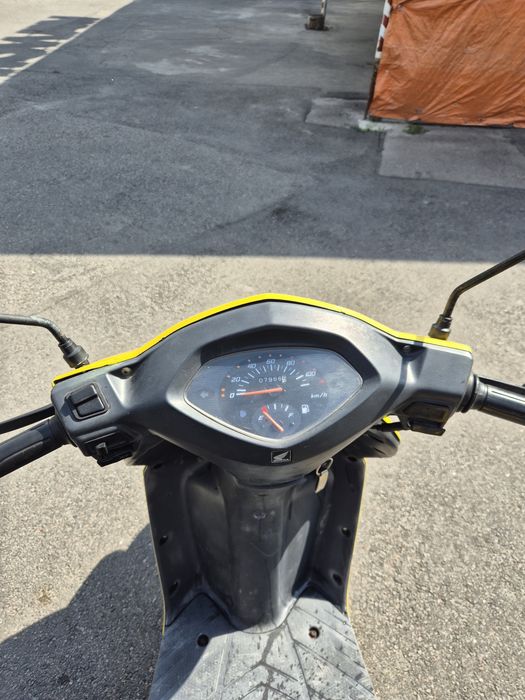Honda Lead Scv 100