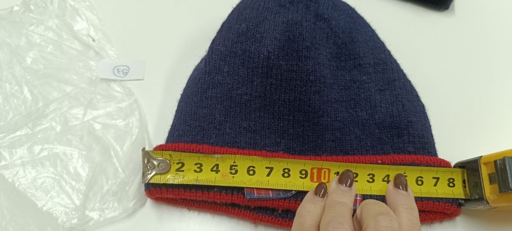 Conjunto de gorro e cachecol de criança azul escuro com laço