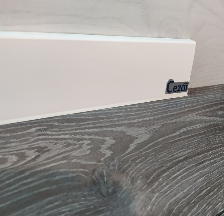 Напольный высокий плинтус CEZAR.