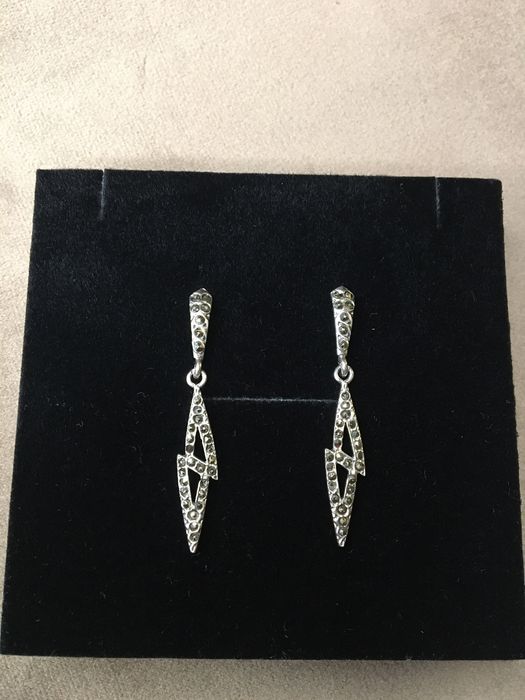 Brincos em prata e marcacites