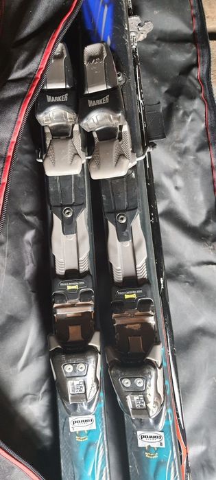 Комплект лыжи с палками и чехол