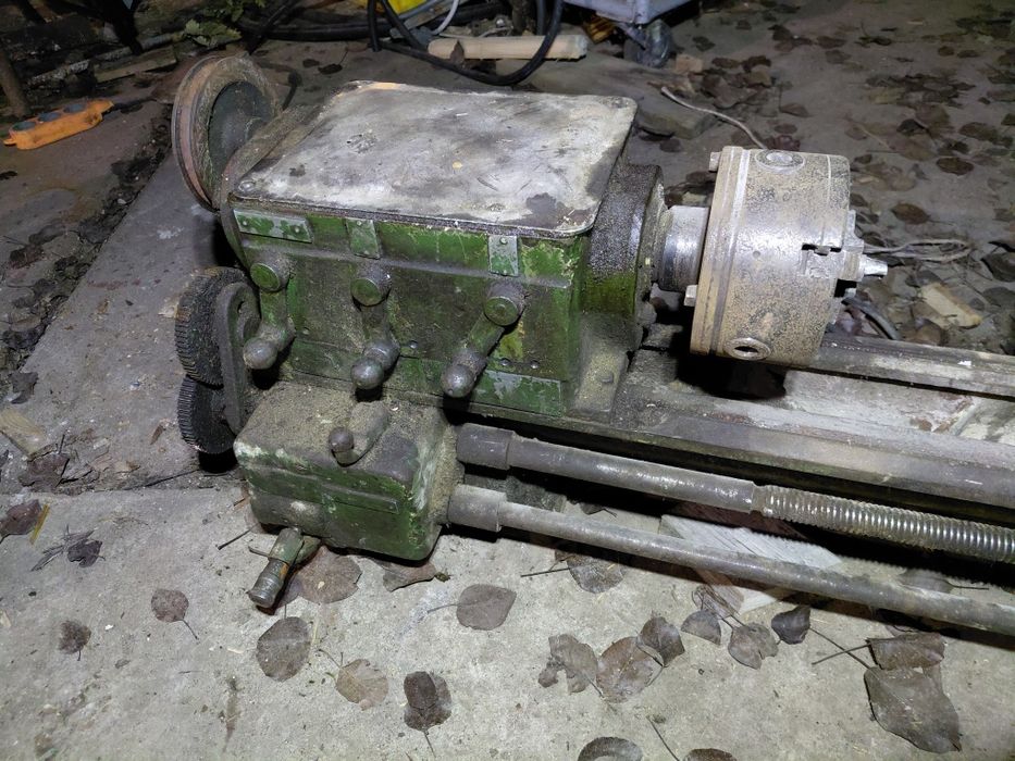 Токарний станок твш2