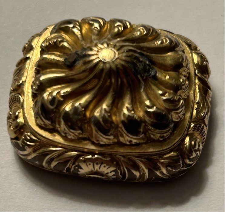 Антикварна золота печатка (18 карат )с сердоліком 19 століття