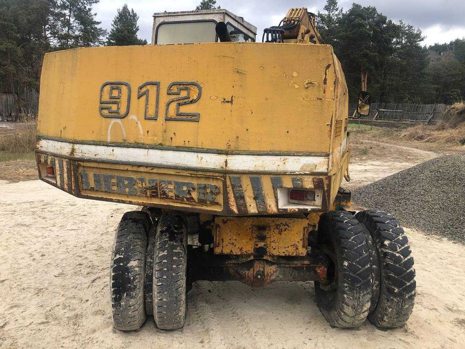 Продам ескаватор A912  liebherr хороший стан