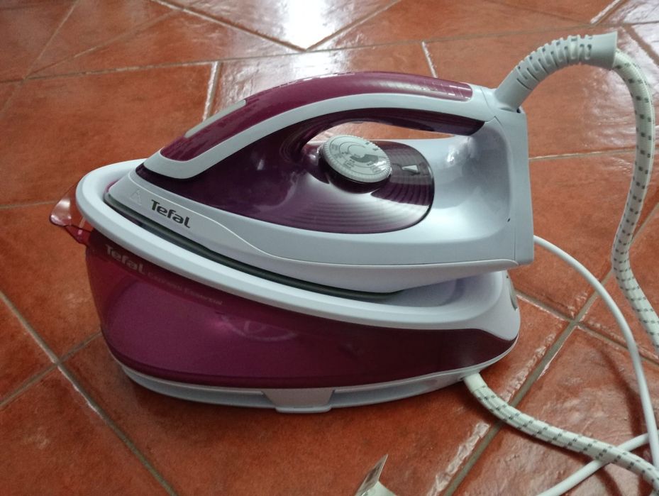 Ferro de engomar Tefal