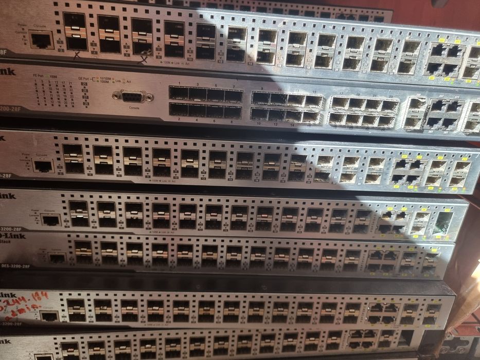 Продам D-Link DES-3200-28F (ціна від  2790 грн)