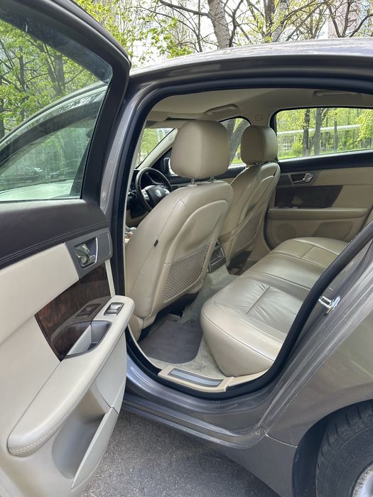 Jaguar XF 2009 2.7 дизель автомат