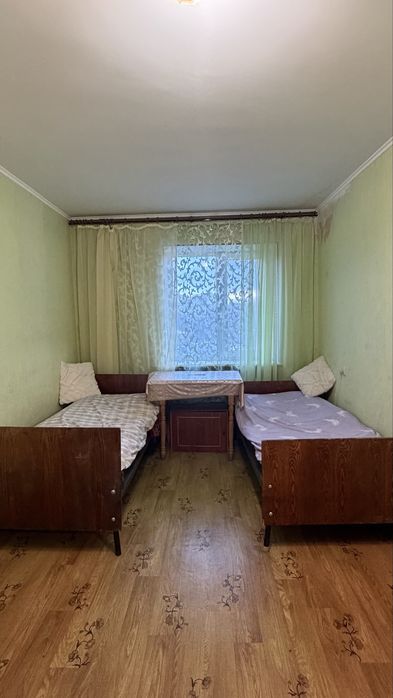 Квартира подобово!зайнята до березня