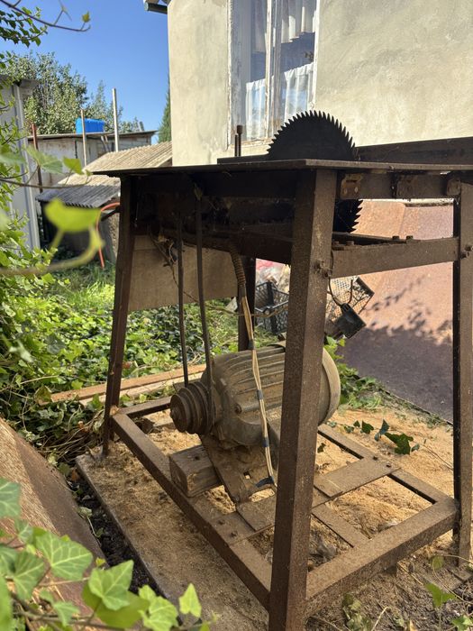 Продам циркулярну пилу.