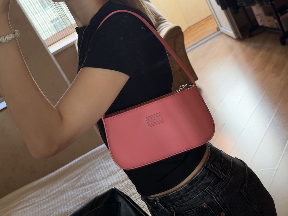 сумочка розовая tommy jeans