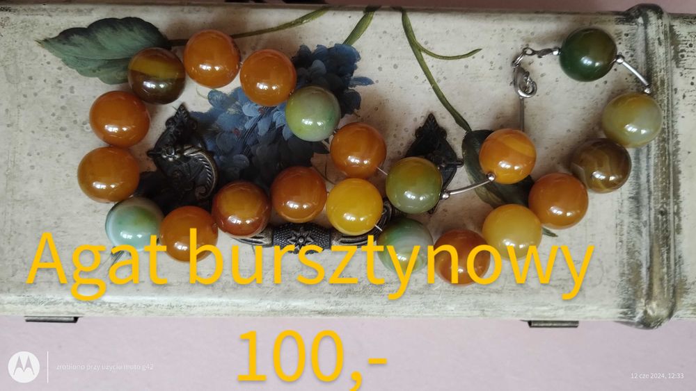Piękne korale z naturalnych kamieni